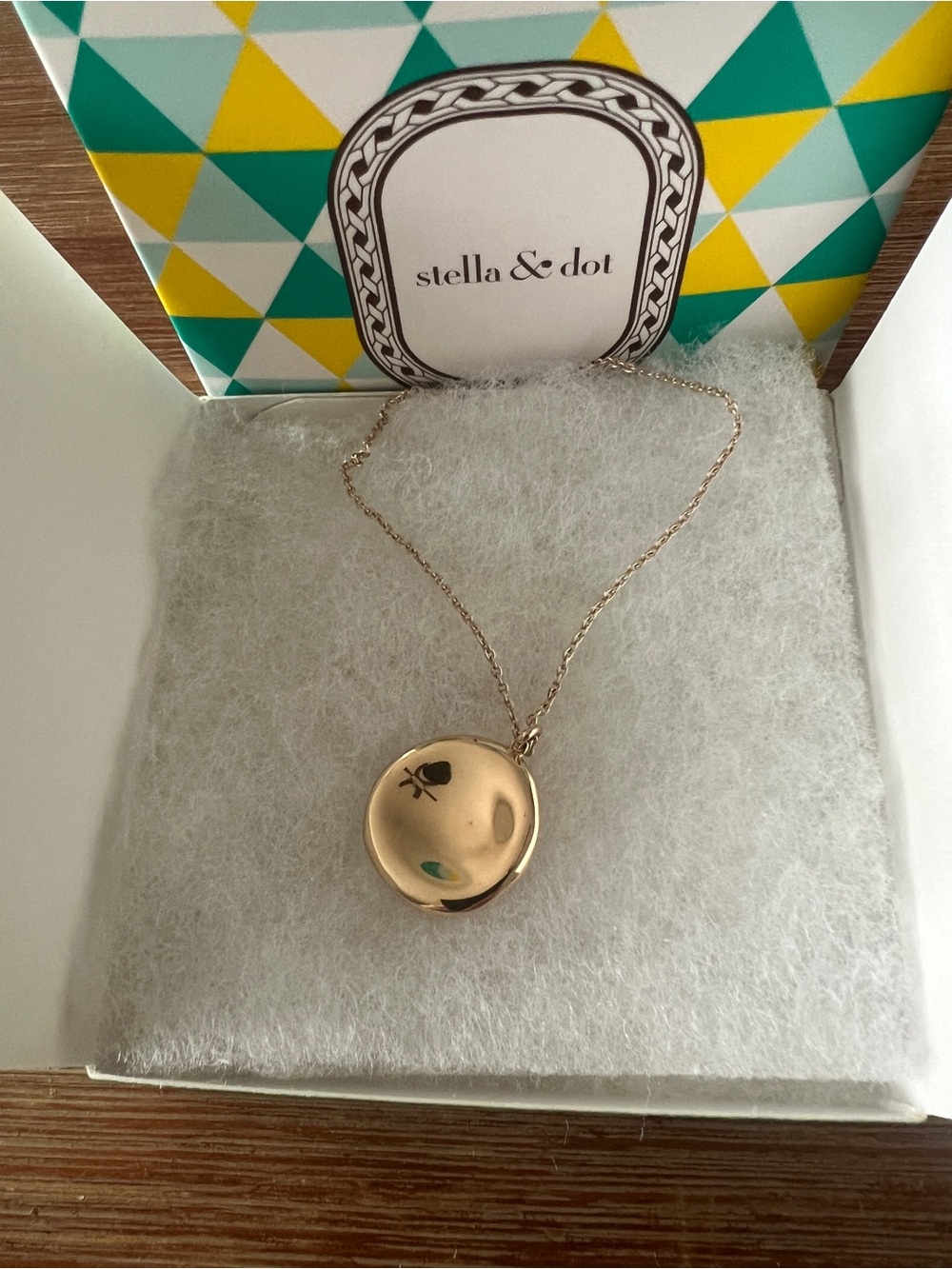 Stella & Dot "Amour Disc Pendant" Necklace in Gold